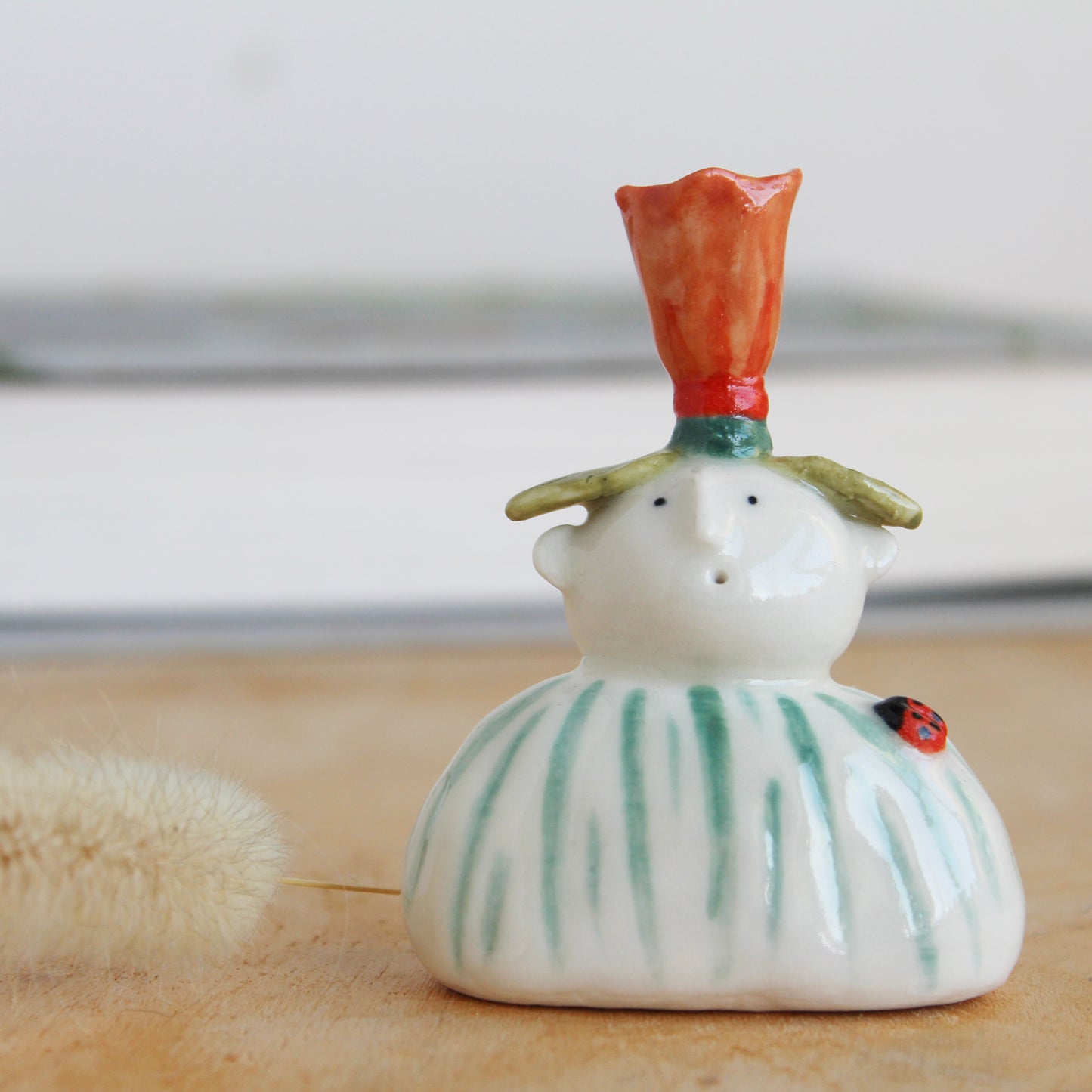 Miniature Ceramic Dried Grass Holder