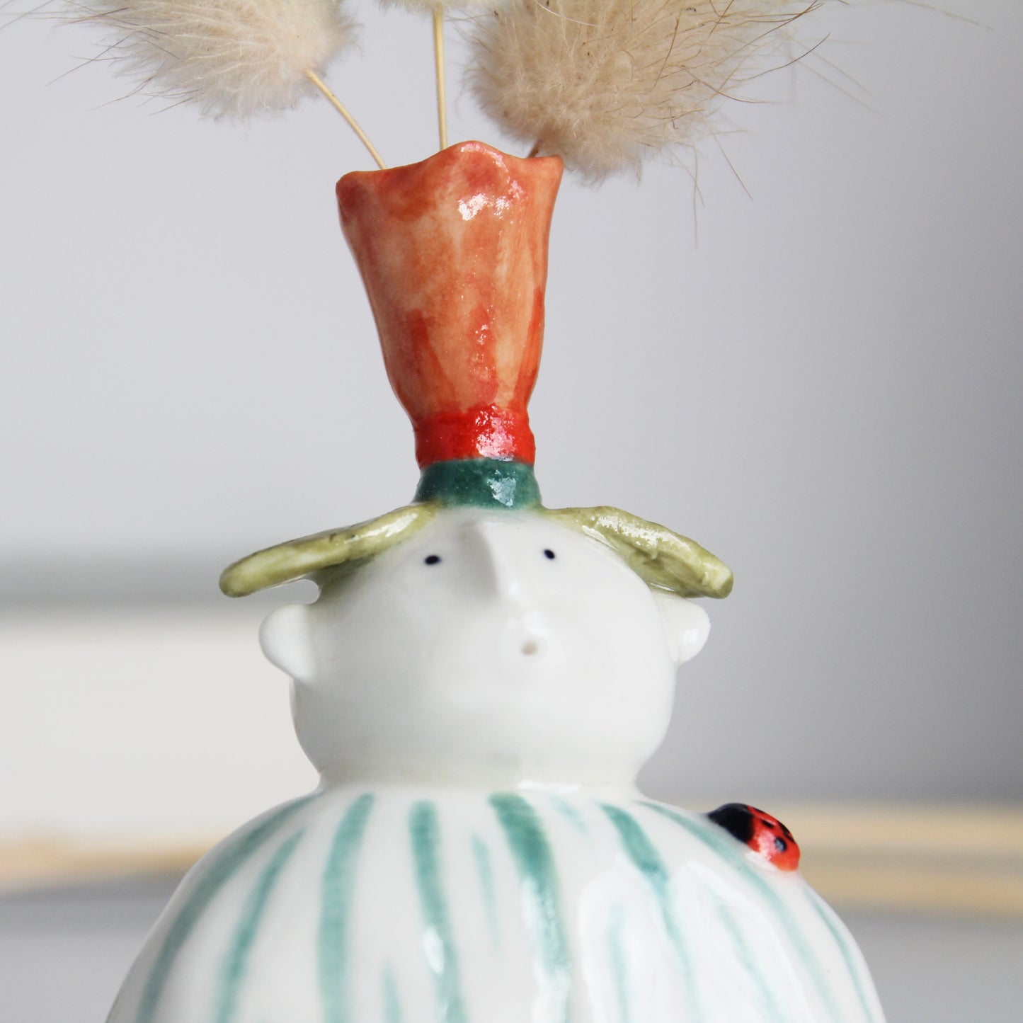 Miniature Ceramic Dried Grass Holder