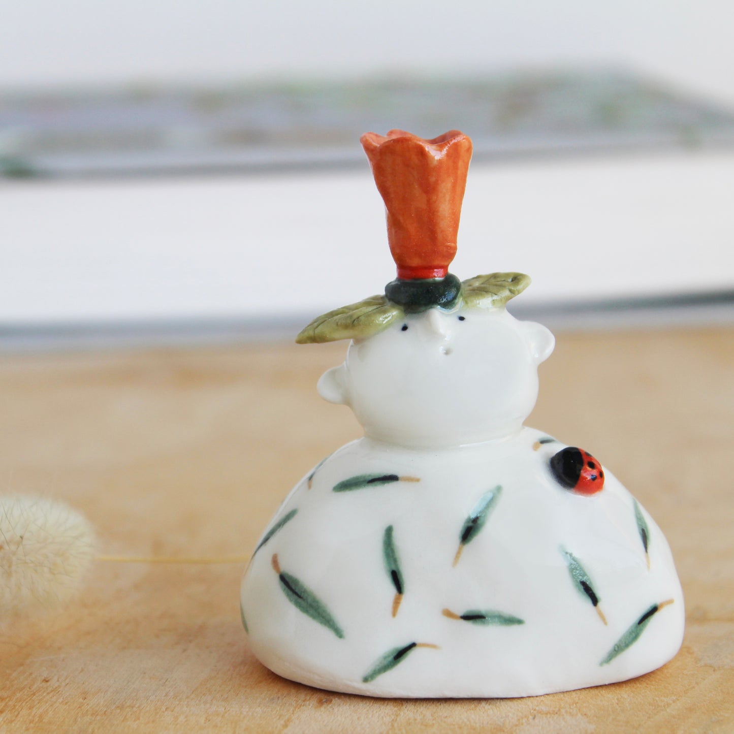 Mini Ceramic Dried Flower Holder with Ladybug