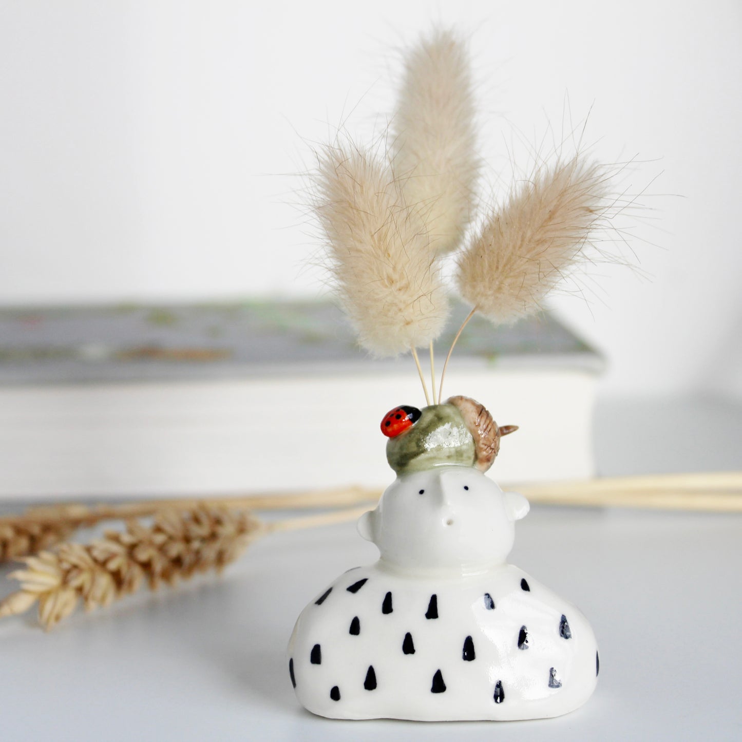 Miniature Ceramic Dried Grass Holder