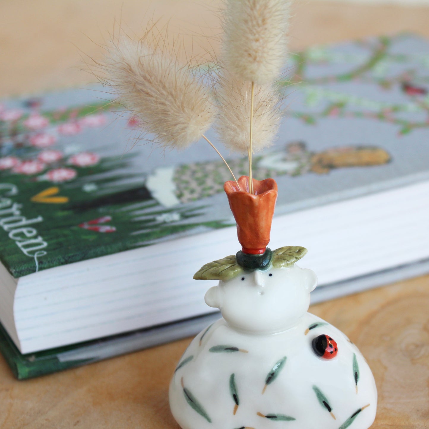 Mini Ceramic Dried Flower Holder with Ladybug